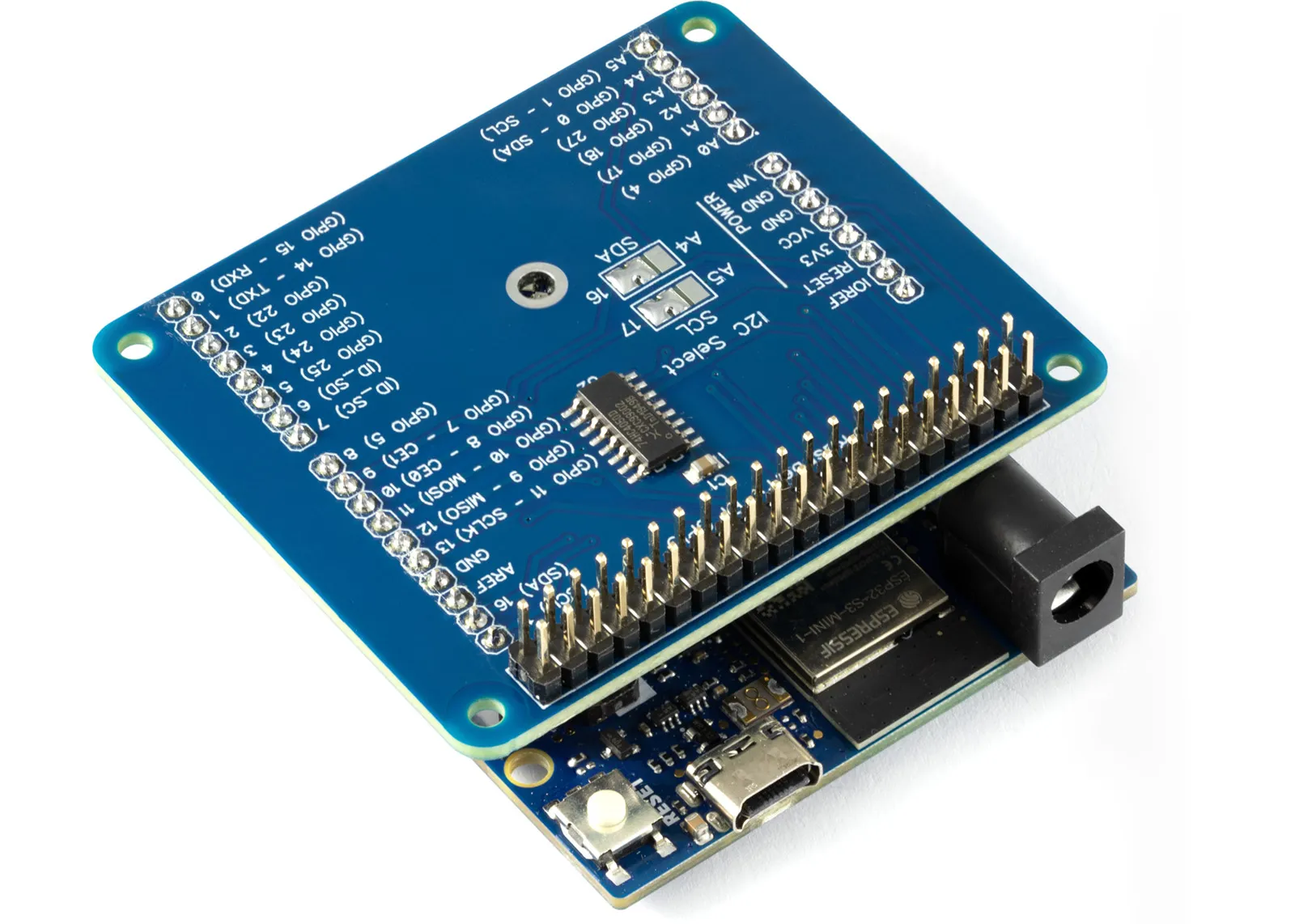 Arduino adapter connected to an Uno R4 Thumbnail